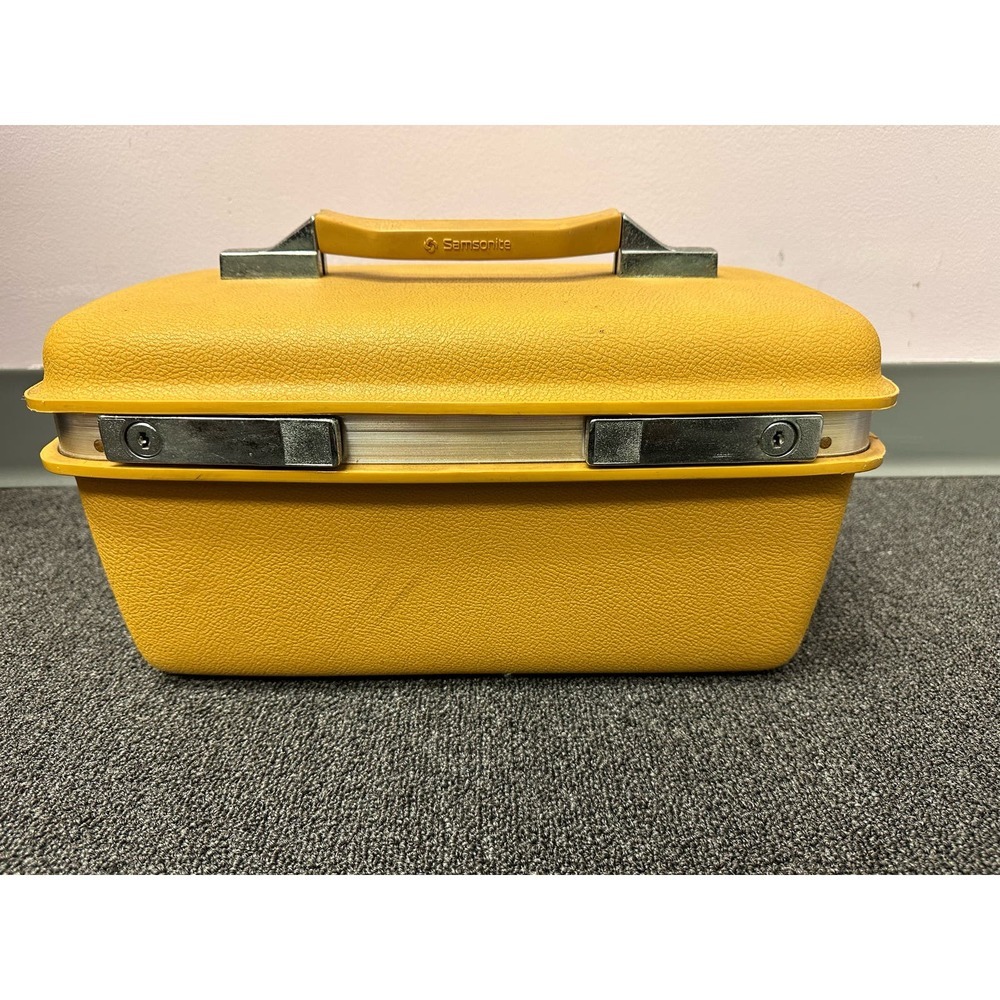 Vintage Samsonite Makeup/toiletry bag with mirror